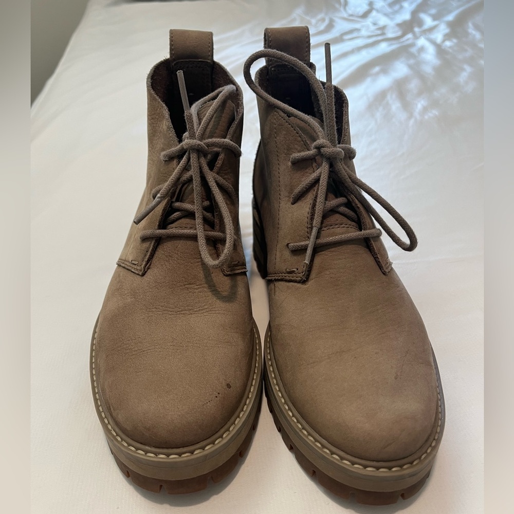 Lightly used Women’s Timberland boots